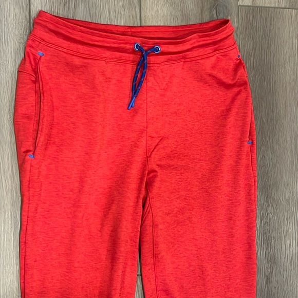 Vineyard Vines Red Jogger Pants w/Blue Drawstring Size Large (16) - Picture 2 of 14
